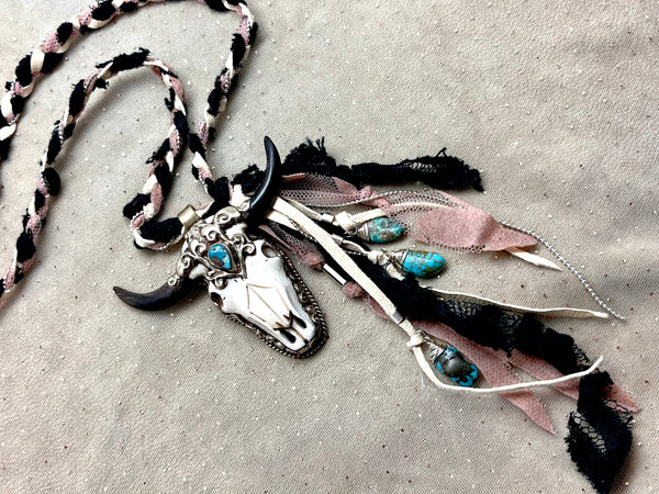 Longhorn Pendant Braid - Lace