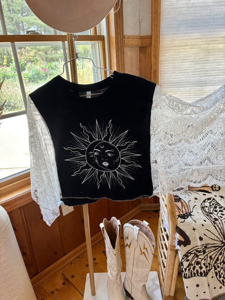 Vintage Sunburst- Lace Graphic Kimono Tee