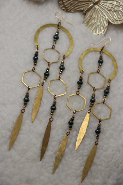What Dreams May Come Earrings-Charcoal Pearl